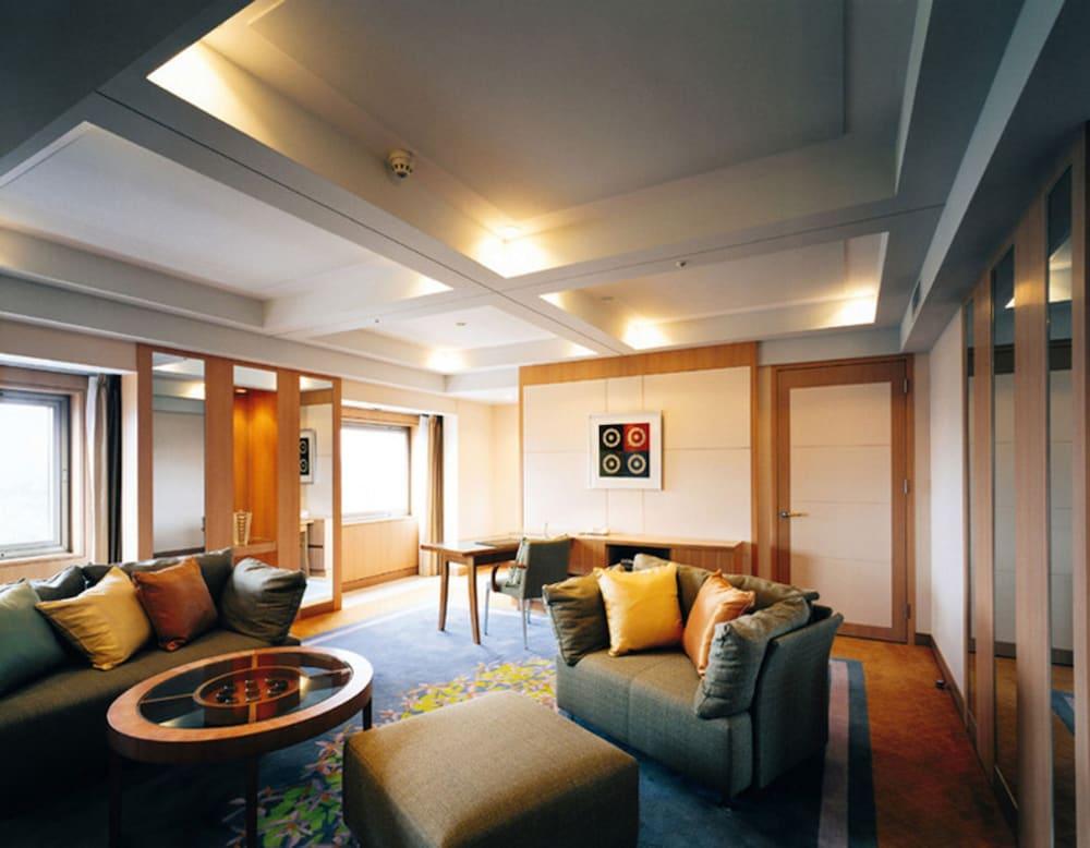 Fukuyama New Castle Hotel Exteriör bild